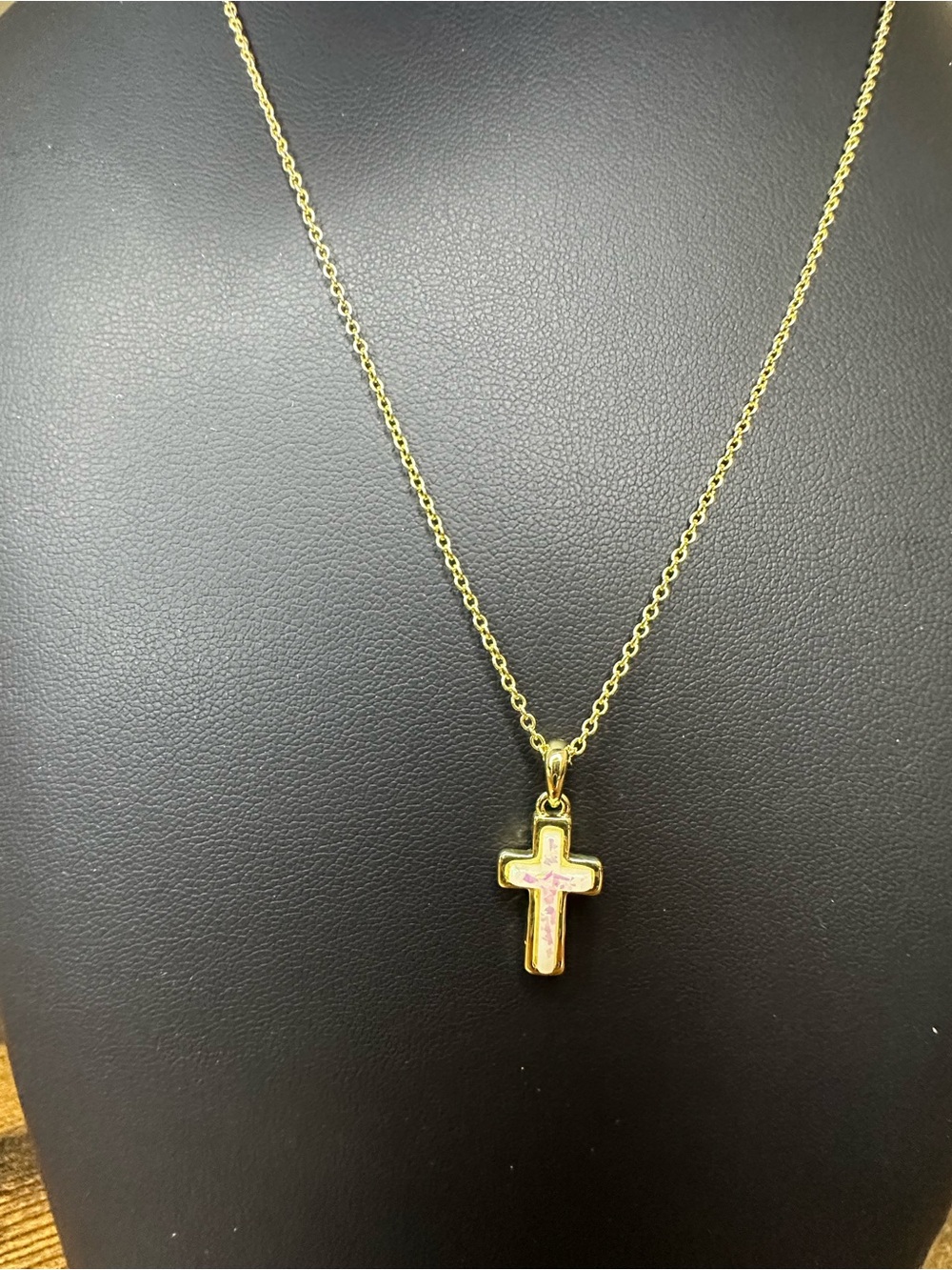 Kendra Scott Gold Cross Necklace - Picture 2 of 6